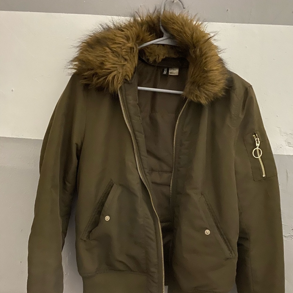 BOMBER JACKET W/ FUR